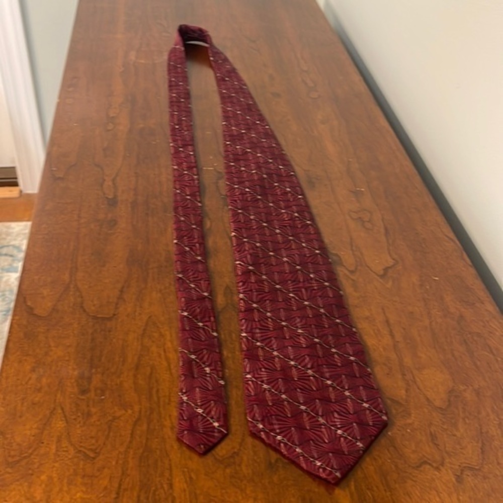 Bill Blass Black Label Mens Silk Necktie Burgundy Maroon Geometric Pattern Tie